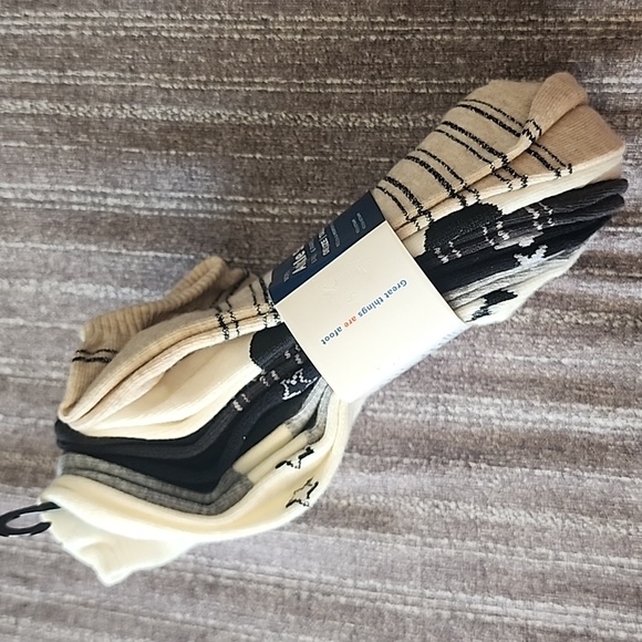 Old Navy women’s ankle socks - Picture 3 of 3